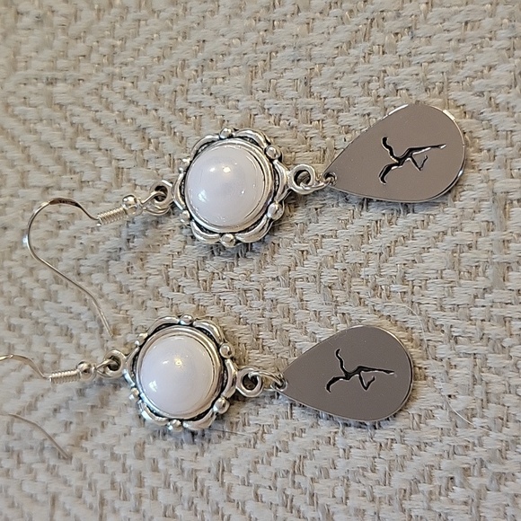 DMB FIREDANCER PEARLY TEARDROP EARRINGS - Picture 1 of 6